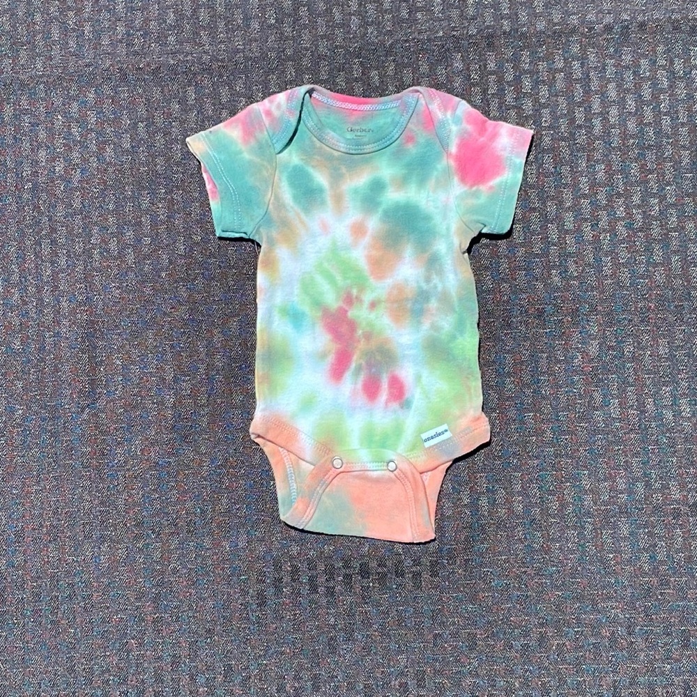 Homemade Tie Dye Onesie-W6485